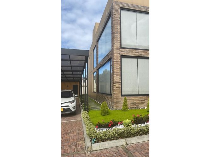 Casa de 4 alcobas en venta en San Jose De Bavaria, Bogotá, 256 m² · foto 17 de 17