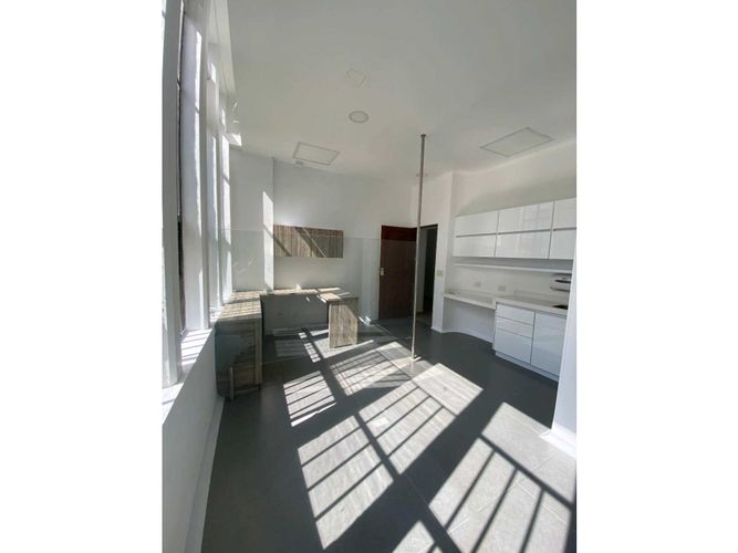 Consultorio en venta en Palermo, Manizales, 21 m² · foto 2 de 14