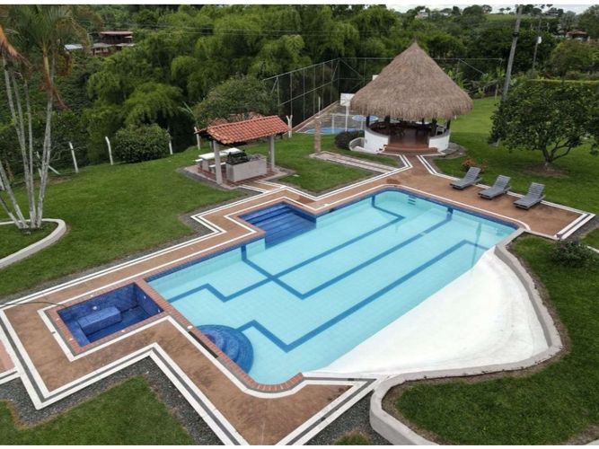 Finca en venta en Morelia, Pereira, 1150 m² · foto 2 de 17