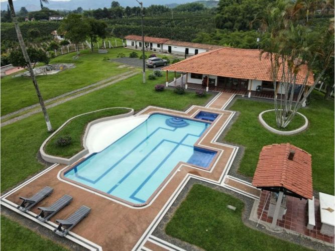 Finca en venta en Morelia, Pereira, 1150 m² · foto 3 de 17