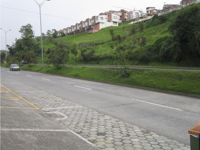 Lote en venta en Guayacanes, Manizales, 3142 m² · foto 2 de 9