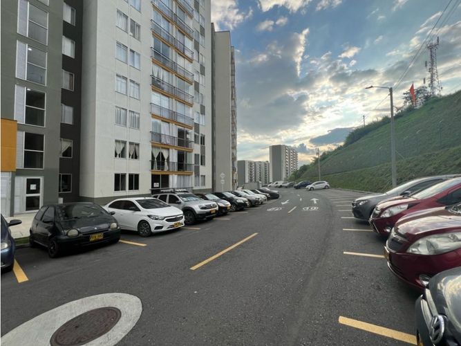 Apartamento de 3 alcobas en venta en Ub. La Giralda, Dosquebradas, 47 m² · foto 18 de 24