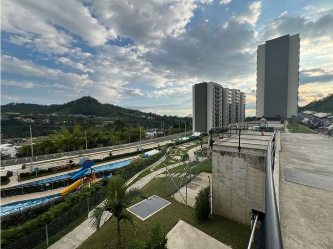 Apartamento de 3 alcobas en venta en Ub. La Giralda, Dosquebradas, 47 m² · foto 20 de 24