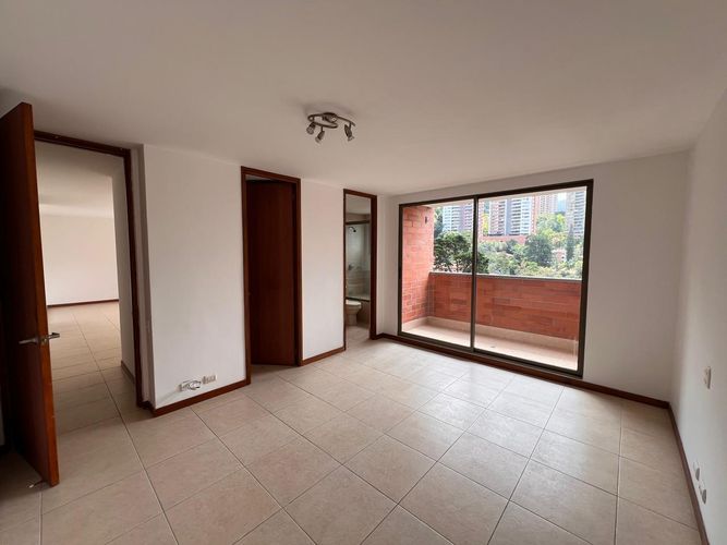 Apartamento de 3 alcobas en arriendo en El Tesoro, Medellín, 120 m² · foto 4 de 20