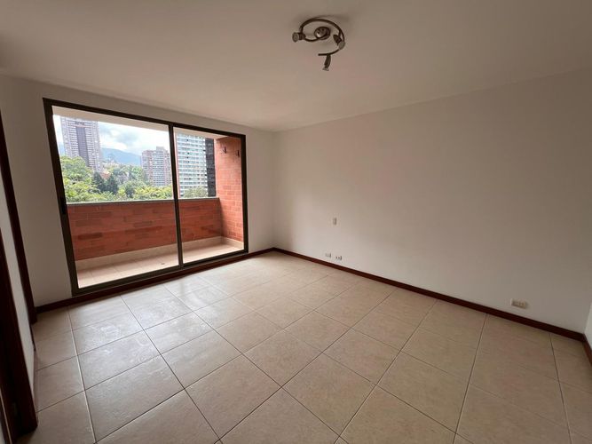 Apartamento de 3 alcobas en arriendo en El Tesoro, Medellín, 120 m² · foto 7 de 20