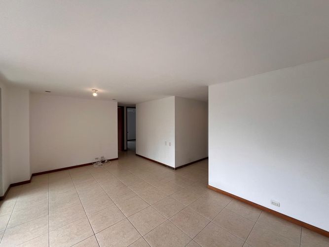 Apartamento de 3 alcobas en arriendo en El Tesoro, Medellín, 120 m² · foto 8 de 20