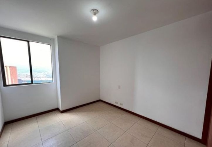 Apartamento de 3 alcobas en arriendo en El Tesoro, Medellín, 120 m² · foto 10 de 20