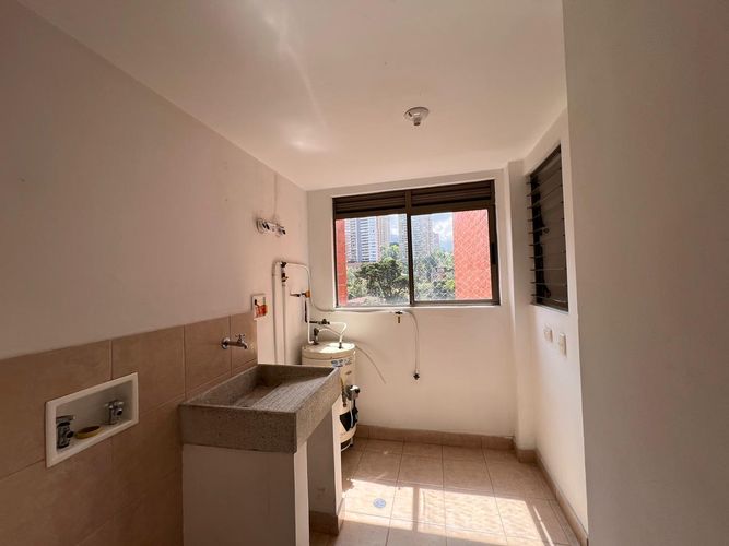 Apartamento de 3 alcobas en arriendo en El Tesoro, Medellín, 120 m² · foto 15 de 20
