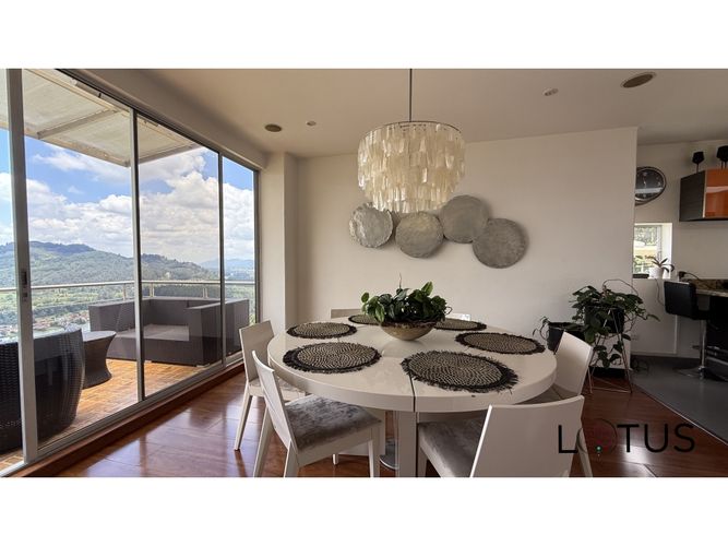 Casa de 4 alcobas en venta en Aposentos Parte Alta, Sopó, 680 m² · foto 3 de 24