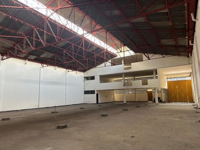 Bodega en venta en San Nicolas, Cali, 1800 m² · foto 9 de 24
