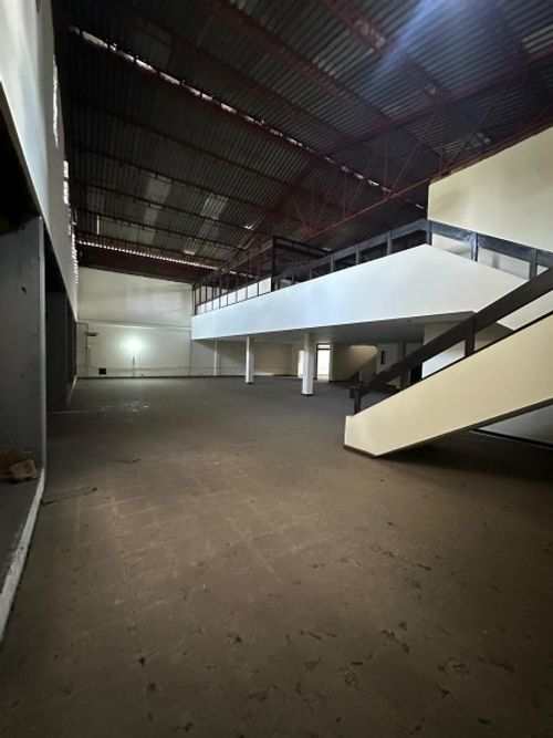 Bodega en venta en San Nicolas, Cali, 1800 m² · foto 3 de 24