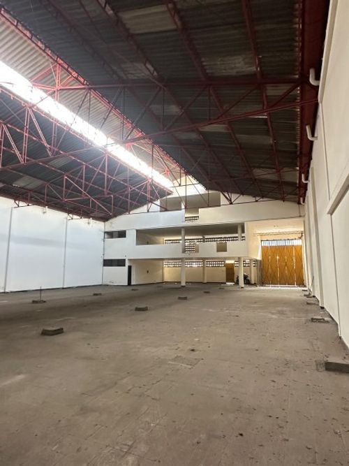 Bodega en venta en San Nicolas, Cali, 1800 m² · foto 7 de 24