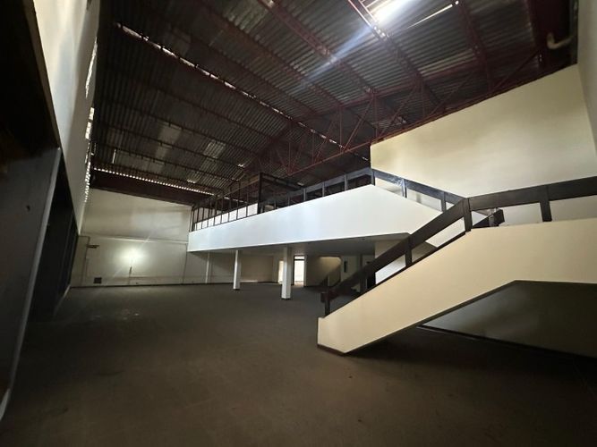 Bodega en venta en San Nicolas, Cali, 1800 m² · foto 10 de 24
