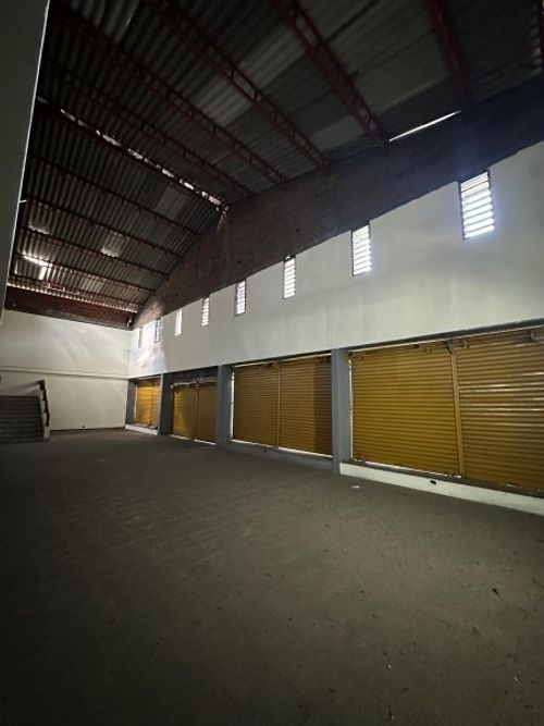 Bodega en venta en San Nicolas, Cali, 1800 m² · foto 4 de 24