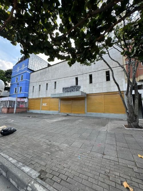 Bodega en venta en San Nicolas, Cali, 1800 m² · foto 2 de 24