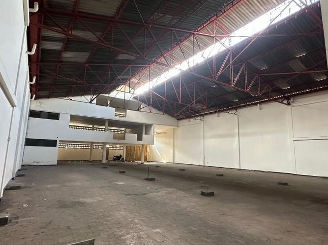 Bodega en venta en San Nicolas, Cali, 1800 m² · foto 11 de 24