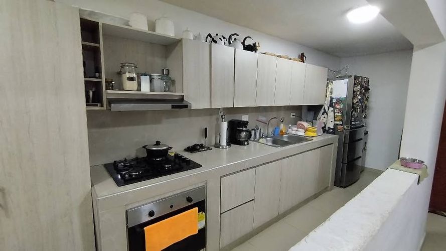 Casa de 5 alcobas en venta en San Joaquin, Cali, 300 m² · foto 2 de 19