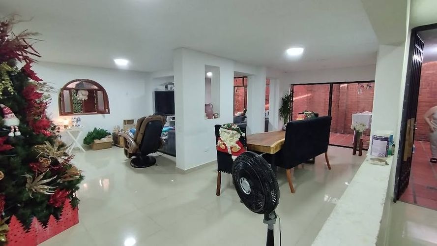 Casa de 5 alcobas en venta en San Joaquin, Cali, 300 m² · foto 7 de 19