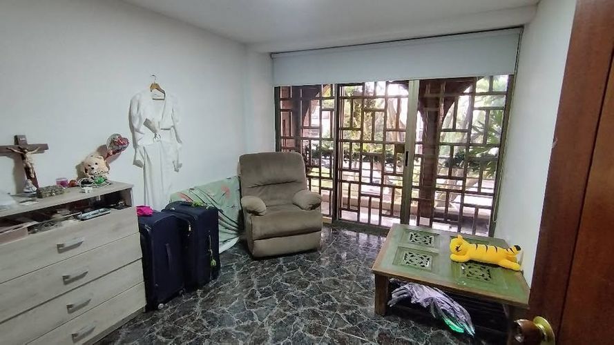 Casa de 5 alcobas en venta en San Joaquin, Cali, 300 m² · foto 12 de 19