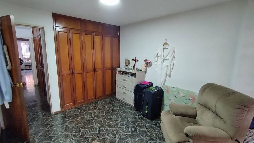Casa de 5 alcobas en venta en San Joaquin, Cali, 300 m² · foto 13 de 19