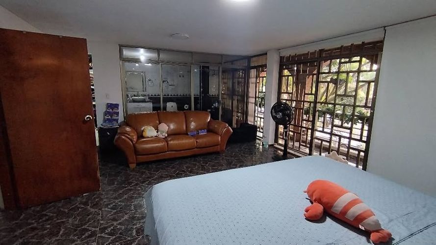 Casa de 5 alcobas en venta en San Joaquin, Cali, 300 m² · foto 15 de 19
