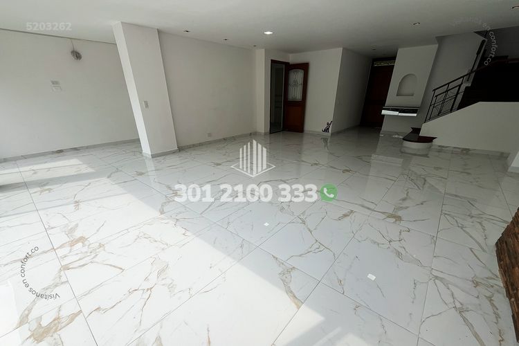 Casa de 3 alcobas en arriendo en Las Brujas, Envigado, 235 m² · foto 2 de 24