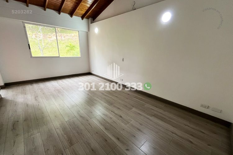Casa de 3 alcobas en arriendo en Las Brujas, Envigado, 235 m² · foto 11 de 24