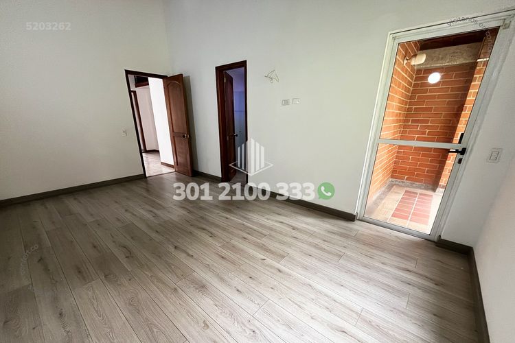 Casa de 3 alcobas en arriendo en Las Brujas, Envigado, 235 m² · foto 12 de 24