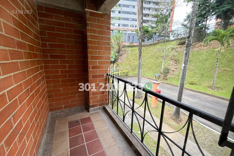 Casa de 3 alcobas en arriendo en Las Brujas, Envigado, 235 m² · foto 16 de 24