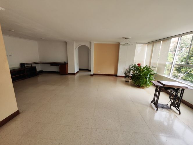 Apartamento de 3 alcobas en arriendo en Laureles, Medellín, 150 m² · foto 2 de 20