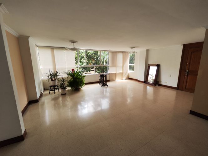 Apartamento de 3 alcobas en arriendo en Laureles, Medellín, 150 m² · foto 4 de 20