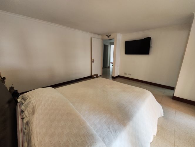 Apartamento de 3 alcobas en arriendo en Laureles, Medellín, 150 m² · foto 17 de 20