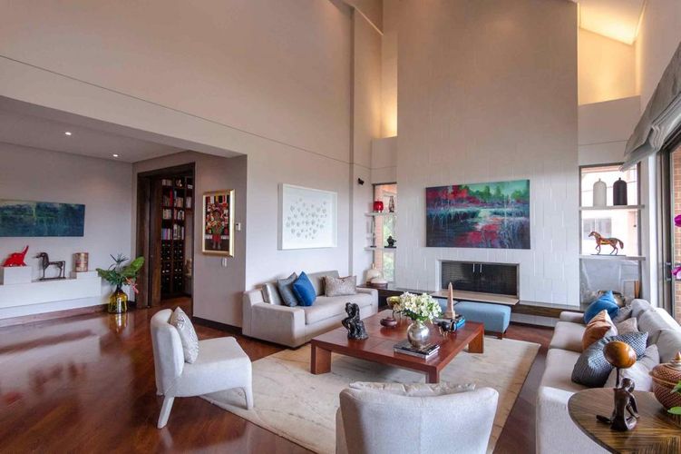 Apartamento de 4 alcobas en venta en Cerros De Los Alpes, Bogotá, 430 m² · foto 2 de 19