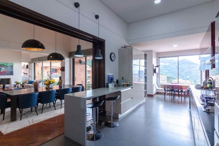 Apartamento de 4 alcobas en venta en Cerros De Los Alpes, Bogotá, 430 m² · foto 10 de 19
