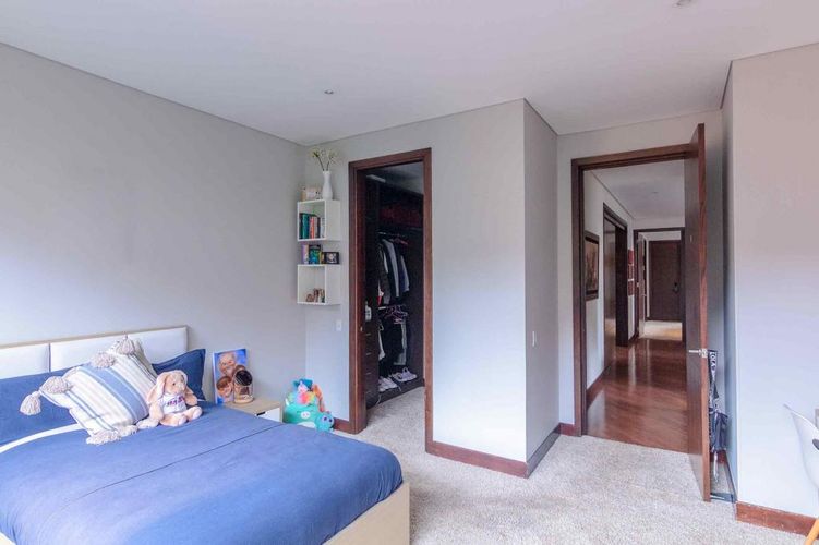 Apartamento de 4 alcobas en venta en Cerros De Los Alpes, Bogotá, 430 m² · foto 17 de 19