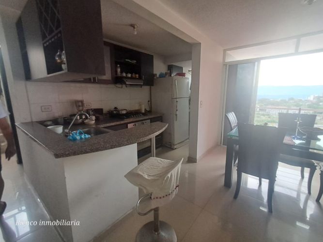 Apartamento de 4 alcobas en venta en Maria Paz, Bucaramanga, 149 m² · foto 4 de 17