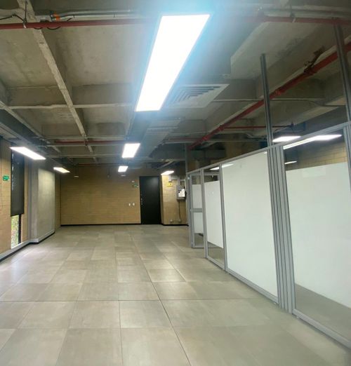 Oficina en arriendo en Cristo Rey, Medellín, 77 m² · foto 6 de 9