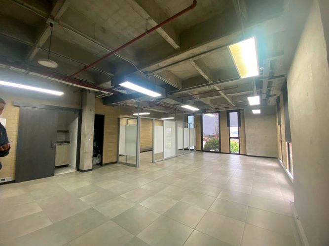 Oficina en arriendo en Cristo Rey, Medellín, 77 m² · foto 4 de 9