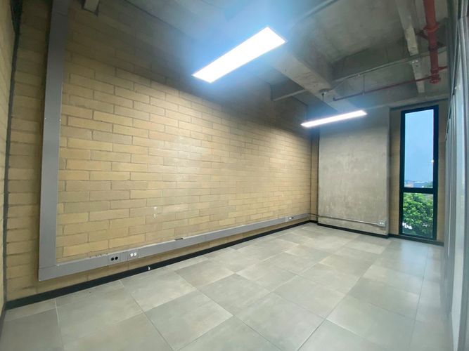 Oficina en arriendo en Cristo Rey, Medellín, 77 m² · foto 7 de 9