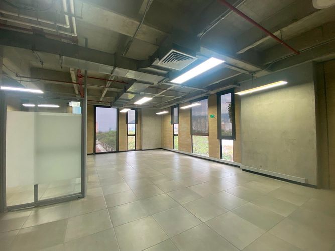 Oficina en arriendo en Cristo Rey, Medellín, 77 m² · foto 2 de 9
