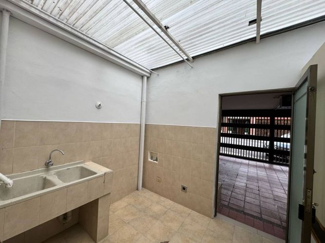 Casa de 4 alcobas en venta en Altos Del Poblado, Medellín, 275 m² · foto 5 de 14