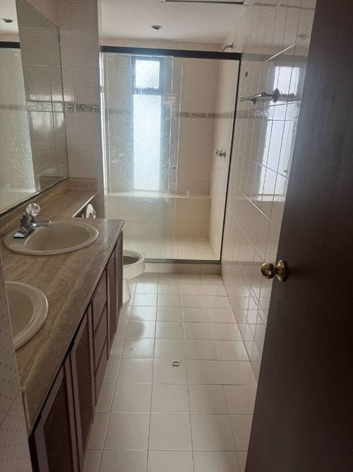 Casa de 4 alcobas en venta en Altos Del Poblado, Medellín, 275 m² · foto 11 de 14