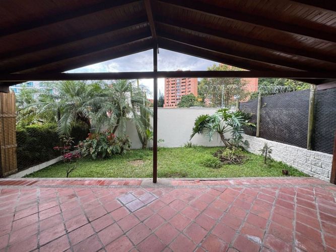 Casa de 4 alcobas en venta en Altos Del Poblado, Medellín, 275 m² · foto 14 de 14