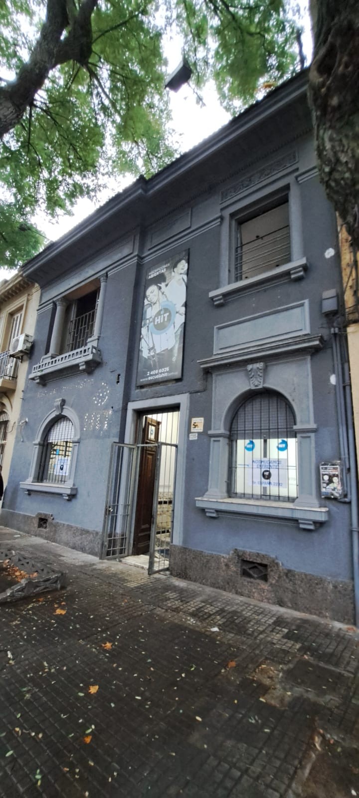 EXCEPCIONAL PUNTO S/BVAR ESPAÑA - IDEAL EMPRESA, CONSULTORIOS O ACADEMIA - CASA DE ESTILO EN 2 PLANTAS - 160 M2 EDIFICADOS!!!