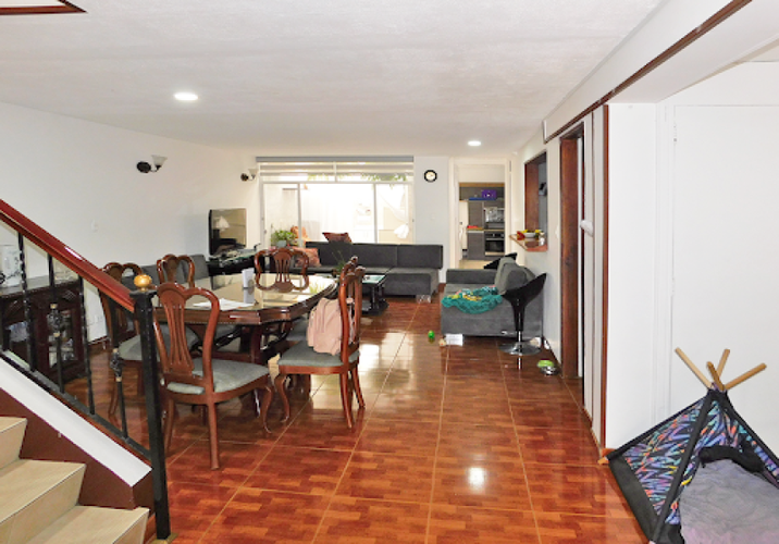 Casa de 7 alcobas en venta en Polo Club, Bogotá, 233 m² · foto 6 de 24