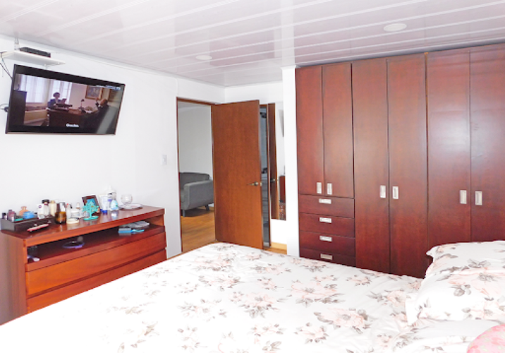 Casa de 7 alcobas en venta en Polo Club, Bogotá, 233 m² · foto 18 de 24