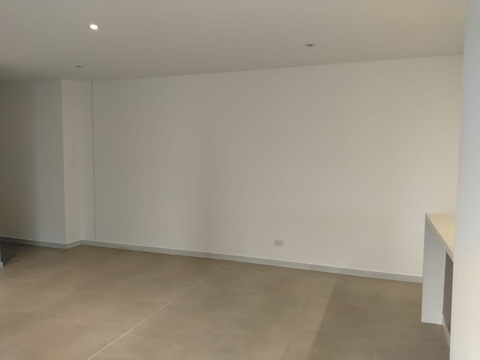 Apartamento en arriendo en El Poblado, Medellín · foto 3 de 19