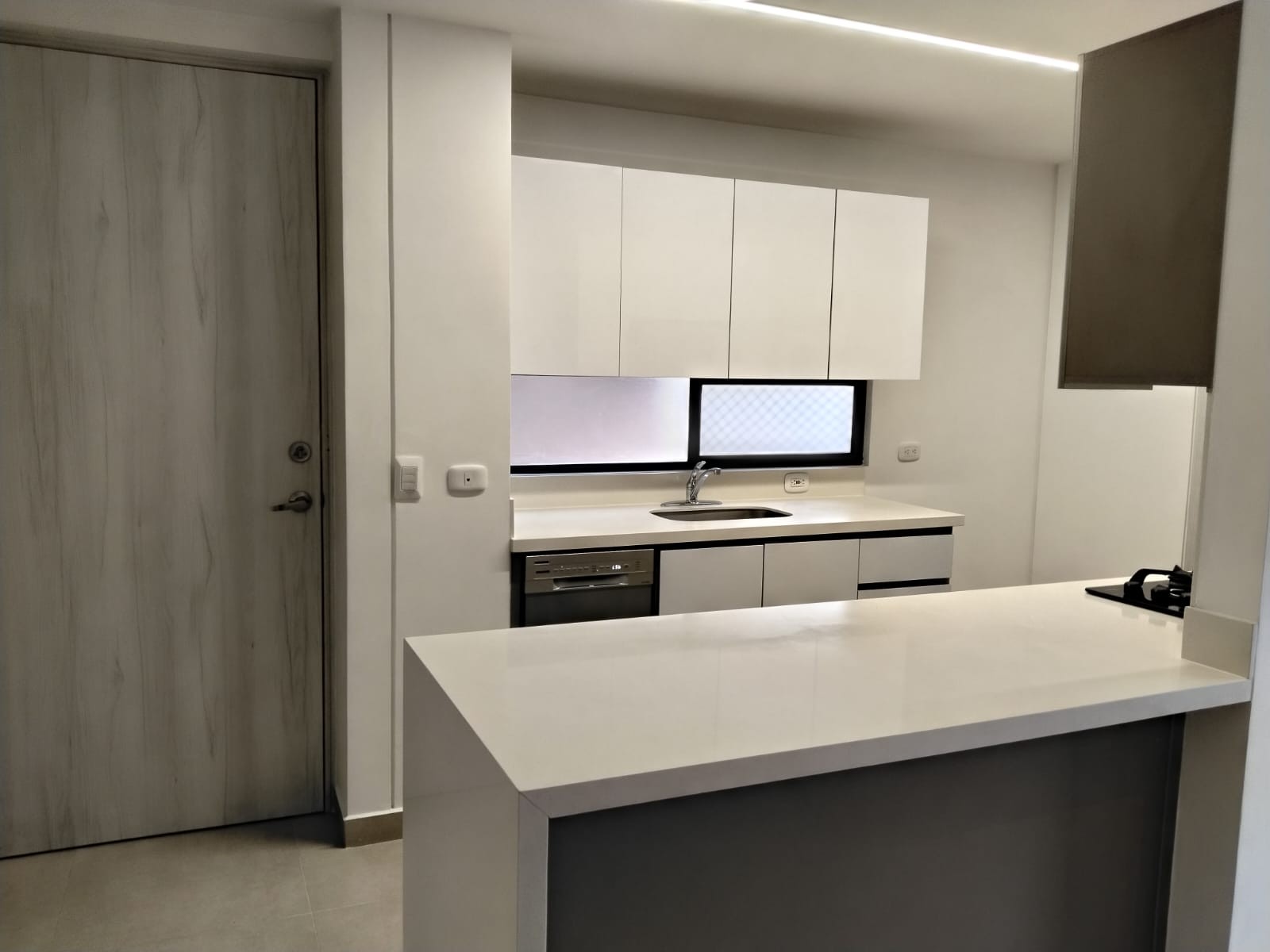Apartamento en arriendo en El Poblado, Medellín · foto 6 de 19