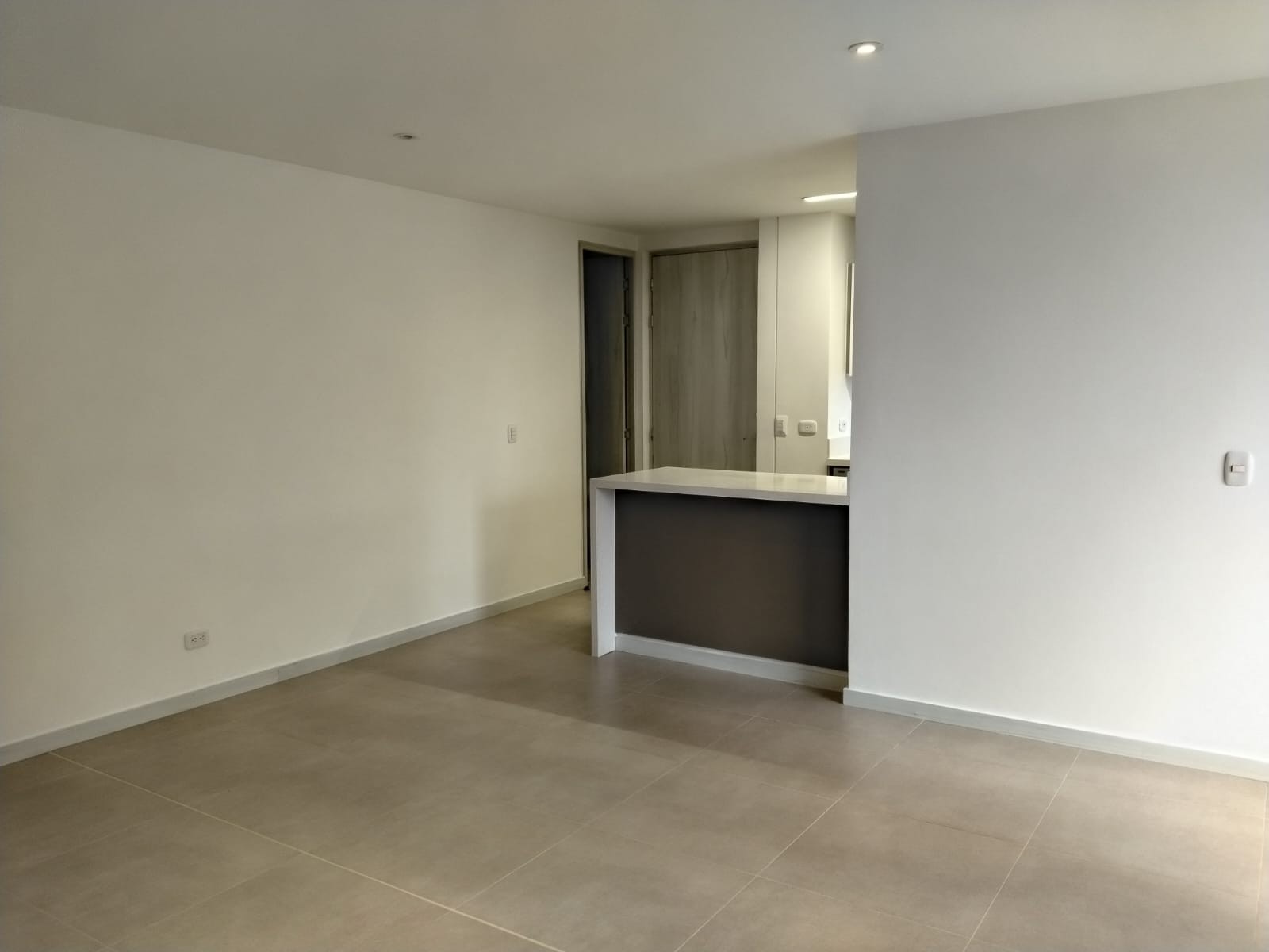 Apartamento en arriendo en El Poblado, Medellín · foto 2 de 19