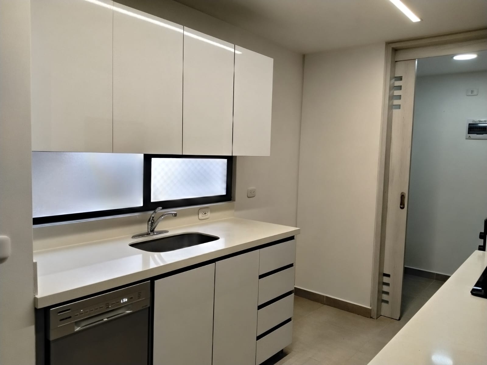 Apartamento en arriendo en El Poblado, Medellín · foto 8 de 19